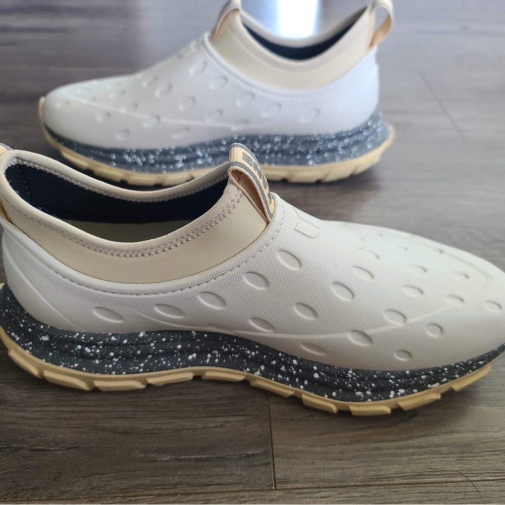 Kane Footwear - Slip-On All Season Athletic Sneakers W9/M7 - Picture 3 of 10